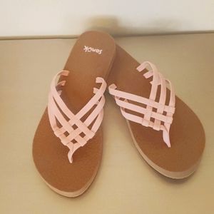 SANUK flip-flops size 8 Women's New